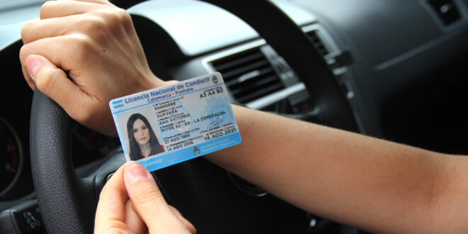 ES OFICIAL: SE MODERNIZA EL TRÁMITE PARA RENOVAR LA LICENCIA NACIONAL DE CONDUCIR- ¿QUÉ PASARÁ CON EL FORMATO DIGITAL?