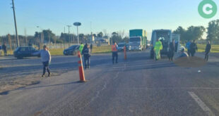 TRAGEDIA EN RUTA 205: DOS PERSONAS MURIERON TRAS SER EMBESTIDAS POR UN CAMIÓN