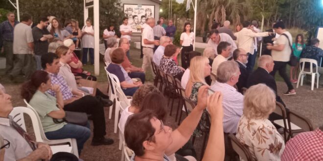 LA BIBLIOTECA POPULAR «HÉROES DE MALVINAS» CELEBRÓ SU 25° ANIVERSARIO CON UN EMOTIVO ACTO PROTOCOLAR EN LA PLAZA DE LA SOBERANÍA