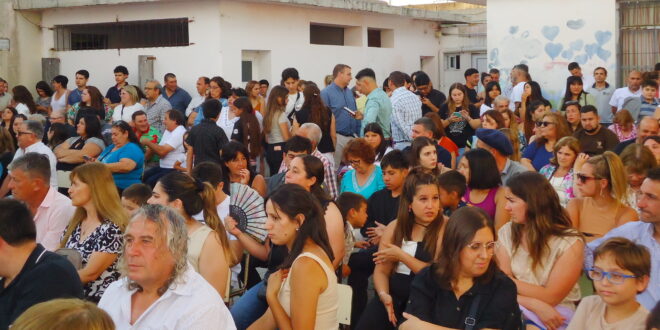 SE REALIZÓ EL ACTO DE FIN DE CURSO DEL CENTRO DE FORMACIÓN LABORAL, CON UNA GRAN MATRÍCULA Y 420 ALUMNOS EGRESADOS