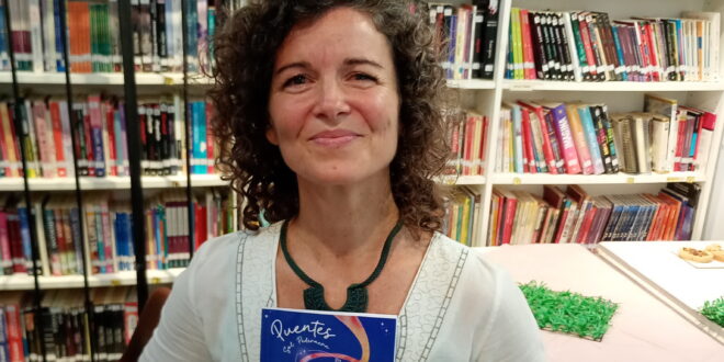 SOL PEDERNERA PRESENTÓ SU PRIMER LIBRO, “PUENTES”, EN LA BIBLIOTECA CAPPONI: UNA ANTOLOGÍA POÉTICA QUE ABARCA DESDE 2010 HASTA LA ACTUALIDAD