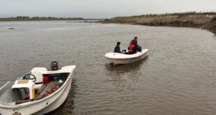 ROQUE PÉREZ: CONTINÚA LA BÚSQUEDA DEL PESCADOR DESAPARECIDO EN AGUAS DEL RÍO SALADO