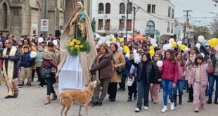 CON GRAN DESPLIEGUE, LOBOS MOSTRÓ LO MEJOR DE SÍ MISMO EN EL DESFILE POR SU 223° ANIVERSARIO (VER FOTOS)