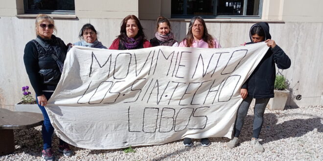 NUEVA PROTESTA DEL MOVIMIENTO “LOS SIN TECHO”, EN RECLAMO DE LAS 30 VIVIENDAS INCONCLUSAS DEL BARRIO AMARILLO: MUCHAS PROMESAS Y POCOS AVANCES