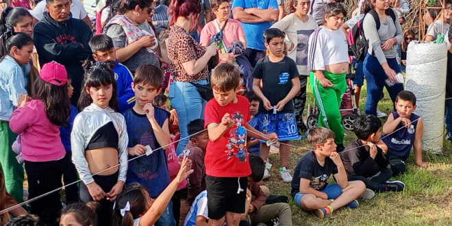 FUE UN ÉXITO LA FIESTA DÍA DEL NIÑO DEL GRUPO “LOGRAMOS SONRISAS”, DE DAIANA FURIASSE, EN EL PREDIO DEL RADIO CLUB (FOTOS)