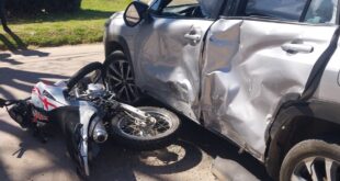 ACCIDENTE DE TRÁNSITO EN AV. YRIGOYEN Y 232: UNA PERSONA TRASLADADA AL HOSPITAL