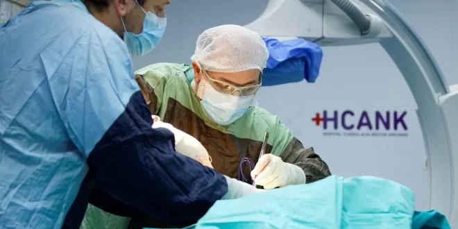 UN HITO EN LA CIRUGÍA CARDÍACA: EN EL HOSPITAL CUENCA ALTA IMPLANTARON POR PRIMERA VEZ UN CARDIODESFIBRILADOR SUBCUTÁNEO