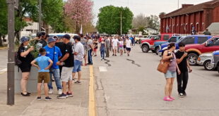 UNA MOVIDA ESPECTACULAR: LOBOS FUE SEDE DEL SÉPTIMO ENCUENTRO NACIONAL DE CAMIONETAS F 100: VINIERON FANÁTICOS DE TODO EL PAÍS Y RECORRIERON LA AV. ALEM