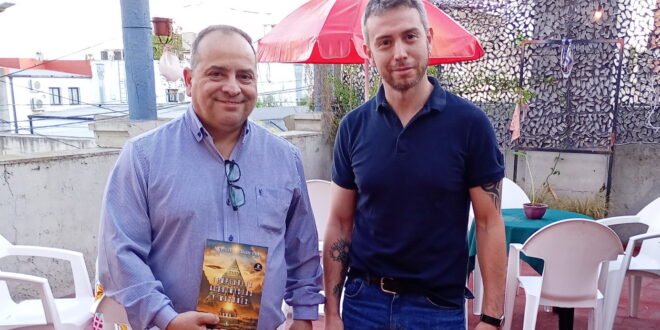 EN EL CLUB SOCIAL: INVESTIGADOR Y MIEMBRO DE LA MASONERÍA PRESENTÓ SUS LIBROS EN NUESTRA CIUDAD, UN EVENTO PROMOVIDO POR EL TRIÁNGULO UNIÓN DE LOBOS