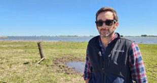 OBRAS QUE NO ARRANCAN PESE A LOS ANUNCIOS: EN ROQUE PÉREZ UN PRODUCTOR MUESTRA CÓMO EL SALADO SE VOLVIÓ UN DIQUE PARA LA ACTIVIDAD, Y CREE QUE EL “PANORAMA ES OSCURO”