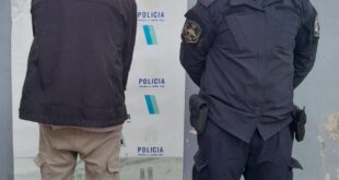 SUJETO DE 25 AÑOS AGREDIÓ VIOLENTAMENTE A UNA MUJER EMPUJÁNDOLA CONTRA UNA VIDRIERA: FUE DETENIDO