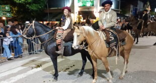 MILES DE VECINOS PRESENCIARON EL DESFILE DEL DÍA DE LA TRADICIÓN, UNA FIESTA POPULAR QUE TODO LOBOS ESPERA- LAS MEJORES FOTOS