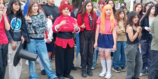 SE REALIZÓ EN LOBOS LA SEGUNDA EDICIÓN DE LA FERIA FRIKI, UN EVENTO QUE FUE UN ÉXITO DE PÚBLICO Y SUPERÓ TODAS LA EXPECTATIVAS