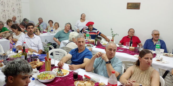 CENA DE FIN DE AÑO EN EL COMITÉ DE LA UVC, CON UN EMOTIVO HOMENAJE A JUAN ERRIEST A 30 AÑOS DE SU TRIUNFO ELECTORAL