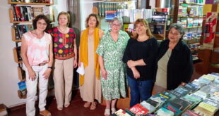 MUESTRA ANUAL DE TALLERES EN LA BIBLIOTECA CAPPONI: EL PÚBLICO PUDO CONOCER CADA UNA DE LAS PROPUESTAS DE ESTE 2025, QUE TENDRÁN CONTINUIDAD EL AÑO PRÓXIMO