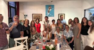 BRINDIS DE FIN DE AÑO DE LA BIBLIOTECA CAPPONI, Y SORTEO DE LA CANASTA NAVIDEÑA, CERRANDO UN 2025 MUY POSITIVO