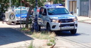 FAMILIA DE LOBOS RESULTÓ ACCIDENTADA AL CAER DE UNA MOTO EN RUTA 205