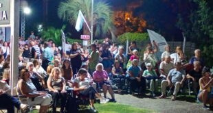 LA PEÑA ABIERTA «UNA NOCHE POR MALVINAS» FUE UN ÉXITO DE PÚBLICO: LA CANTINA TRABAJÓ MUY BIEN Y LA COMUNIDAD ACOMPAÑÓ MASIVAMENTE