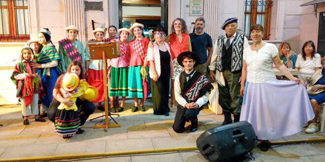 ARRANCÓ CON TODO «ENCONTRARTE EN CARNAVAL»: LA NOCHE DE LAS BIBLIOTECAS FUE UN ÉXITO DE PÚBLICO- ESTE DOMINGO, PEATONAL CULTURAL Y ARTISTAS EN VIVO