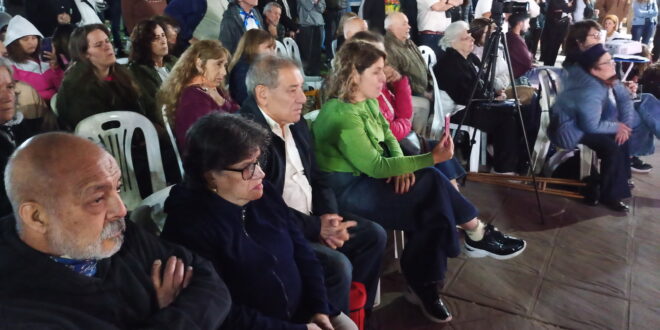 CON UNA GRAN PRESENCIA DE PÚBLICO, SE REALIZÓ UNA NUEVA VIGILIA EN LA PLAZA 1810, A 50 AÑOS DEL ÚLTIMO GOLPE CÍVICO MILITAR