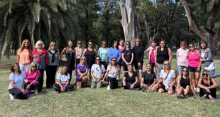 MUJERES LOBENSES CELEBRARON EL 8M CON UNA CAMINATA CONSCIENTE EN EL PARQUE MUNICIPAL