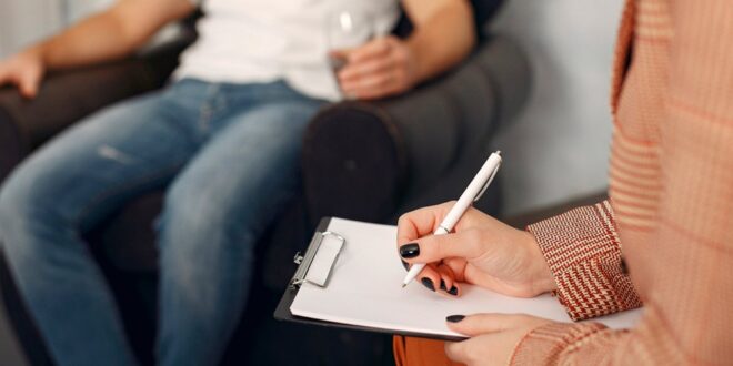 INFORME: CRECE LA PREOCUPACIÓN POR LA SALUD MENTAL EN LA PROVINCIA Y ALERTAN SOBRE PRÁCTICAS SIN RESPALDO PROFESIONAL