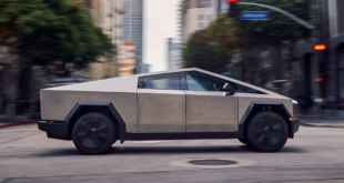 VIOLENTO CHOQUE ENTRE UN TESLA Y OTROS DOS VEHÍCULOS EN LA RUTA 3, ALTURA CAÑUELAS