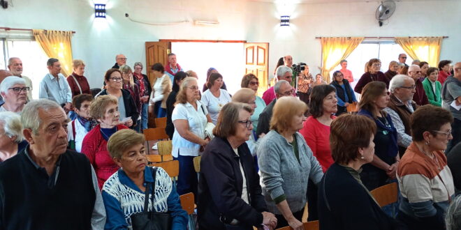 MISA POR EL DÍA DEL TRABAJADOR EN LA CAPILLA SAN CAYETANO- EL PADRE LUIS MENA PIDIÓ TERMINAR CON EL INDIVIDUALISMO Y REVALORIZAR LA CULTURA DEL TRABAJO