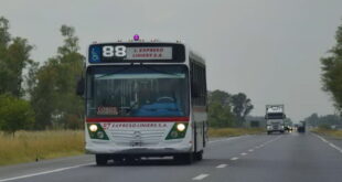 POR LA REDUCCIÓN DE SERVICIOS DEL 88, VIAJAR DE LOBOS A CAÑUELAS LOS FINES DE SEMANA SE CONVIRTIÓ EN UNA ODISEA: LOS DETALLES