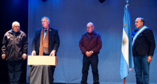 SE REALIZÓ EN EL CINE ITALIANO EL ACTO POR EL DÍA DE LOS VETERANOS DE MALVINAS DE LOBOS, ORGANIZADO POR EL COLEGIO FASTA: LOS DETALLES