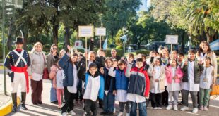ALUMNOS DE TRES ESCUELAS LOBENSES REALIZARON LA TOMA DE PROMESA A LA BANDERA EN EL REGIMIENTO N° 1 DE PATRICIOS: LOS DETALLES