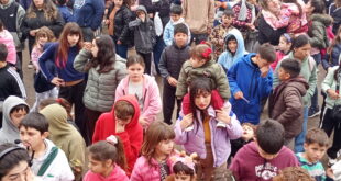 UN AÑO MÁS: SE ESTÁ DESARROLLANDO CON ÉXITO LA FIESTA GRANDE DEL DÍA DEL NIÑO EN LA PLAZA 1810