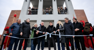 EN MODO CAMPAÑA: KICILLOF INAUGURÓ LA CASA DE LA PROVINCIA EN MONTE Y LA PLANTA DE AGUA POTABLE LIBRE DE ARSÉNICO CON UNA INVERSIÓN MILLONARIA
