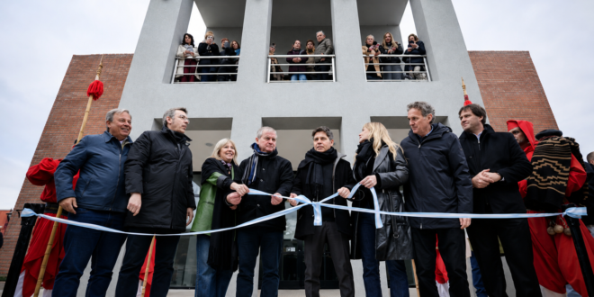 EN MODO CAMPAÑA: KICILLOF INAUGURÓ LA CASA DE LA PROVINCIA EN MONTE Y LA PLANTA DE AGUA POTABLE LIBRE DE ARSÉNICO CON UNA INVERSIÓN MILLONARIA