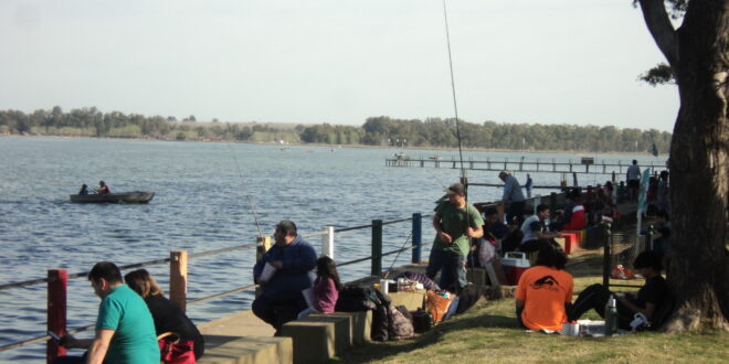 ALERTA AMBIENTAL EN LA LAGUNA DE LOBOS POR CIANOBACTERIAS: NO ESTÁ PERMITIDO NADAR NI CONSUMIR PECES EXTRAÍDOS DEL ESPEJO DE AGUA