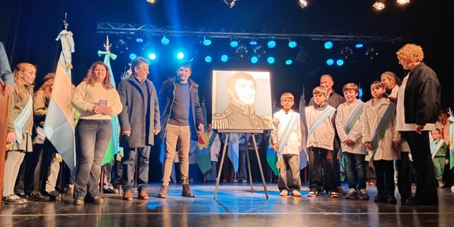 LA EDUCACIÓN COMO LEGADO, EJE DEL HOMENAJE A SAN MARTÍN REALIZADO EN EL TEATRO ITALIANO A 176 AÑOS DE SU FALLECIMIENTO