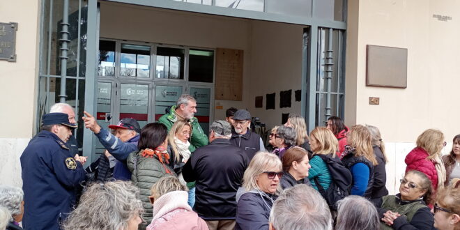 VECINOS AL LÍMITE: RECLAMARON EN EL MUNICIPIO POR EL DESCONTROL DE LAS MOTOS CON ESCAPE LIBRE