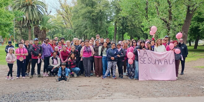 CON UNA GRAN CONVOCATORIA, LOBOS REALIZÓ LA TERCERA CAMINATA ROSA PARA CONCIENTIZAR SOBRE EL CÁNCER DE MAMA (VER FOTOS)