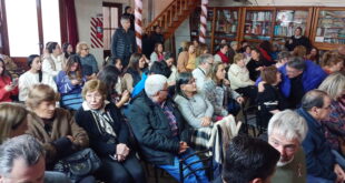 CHARLA DE CONCIENTIZACIÓN DE CÁNCER DE MAMA: PROFESIONALES DE LOBOS LLAMARON A PERDER EL MIEDO Y PRIORIZAR LOS CONTROLES