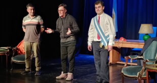 A SALA LLENA, EL TEATRITO ESTRENÓ “EL ELEGIDO”, UNA NOTABLE COMEDIA DIRIGIDA POR DANTE MAZZEO QUE EXPONE EL LADO MÁS HUMANO DEL PODER