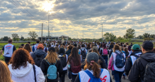 LOBOS VOLVIÓ A CAMINAR HACIA LUJÁN: MÁS DE 200 PERSONAS SE SUMARON A UNA MULTITUDINARIA PEREGRINACIÓN DE FE