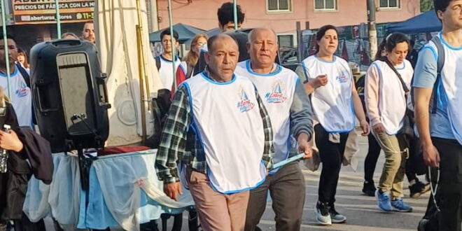LOBOS VOLVIÓ A CAMINAR HACIA LUJÁN: MÁS DE 200 PERSONAS SE SUMARON A UNA MULTITUDINARIA PEREGRINACIÓN DE FE